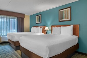 Premium bedding, pillowtop beds, blackout drapes, iron/ironing board - Best Western Plus Traverse City (Traverse City)