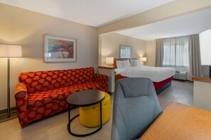 Suite, 1 King Bed with Sofa bed, Non Smoking | Desk, blackout drapes, iron/ironing board, free WiFi