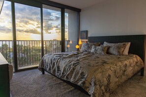 Double Room Single Use | In-room safe, blackout curtains, iron/ironing board, bed sheets - Isla Grand Beach Resort (South Padre Island)