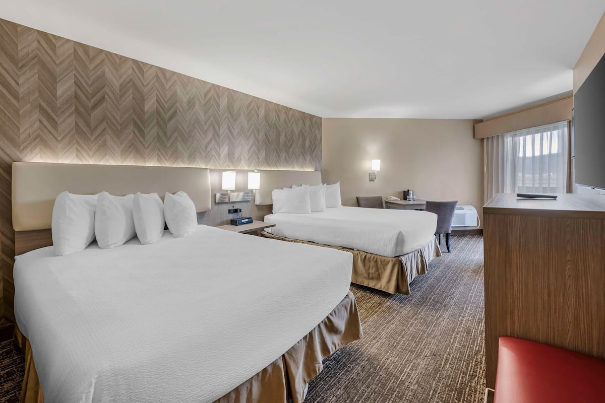 Cots/infant beds, rollaway beds, free WiFi