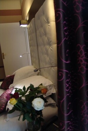 Standard Room, 1 Queen Bed, Non Smoking