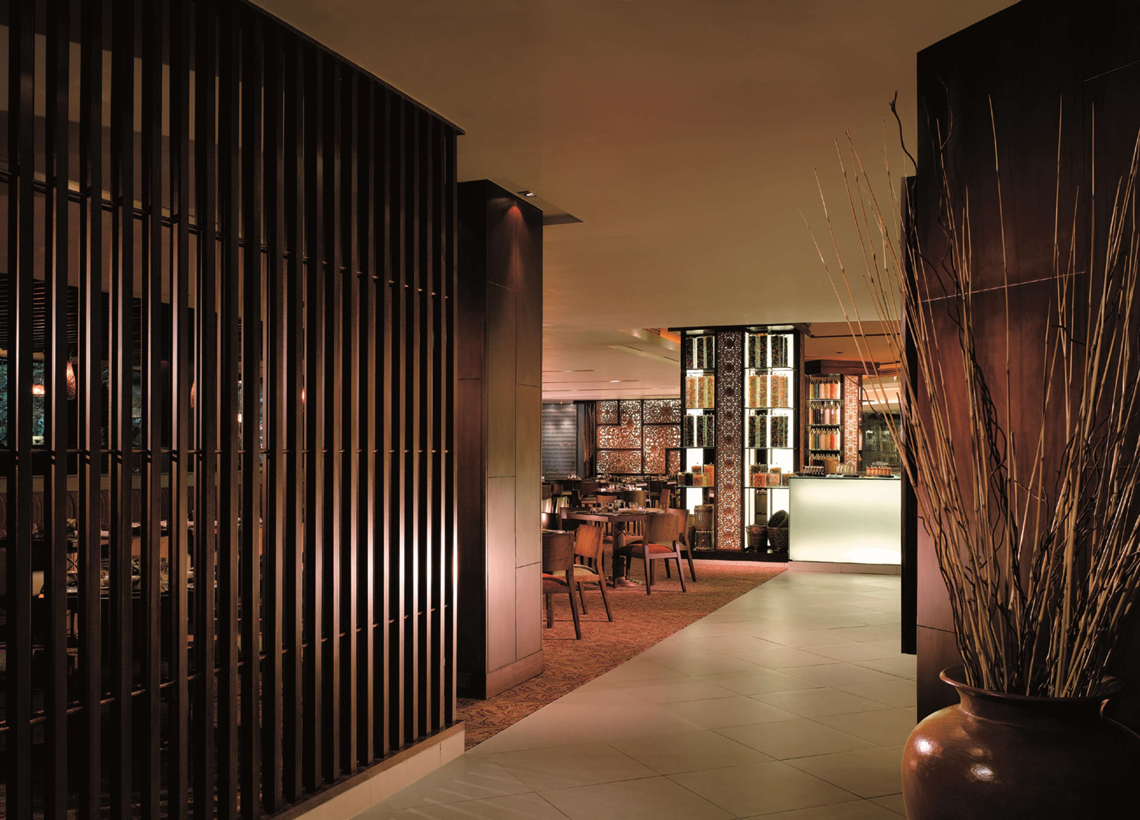 5 restaurants, breakfast served