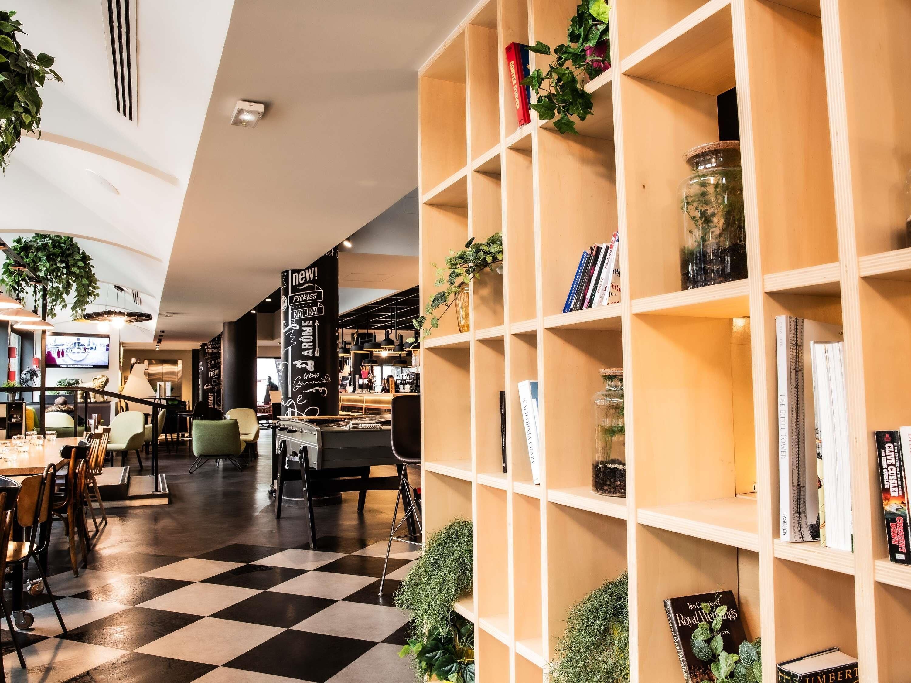 تقديم الغداء والعشاء، الأطباق الأوروبية الحديثة