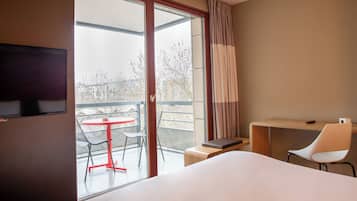 Standard Room, 1 Double Bed, Terrace | In-room safe, desk, soundproofing, iron/ironing board