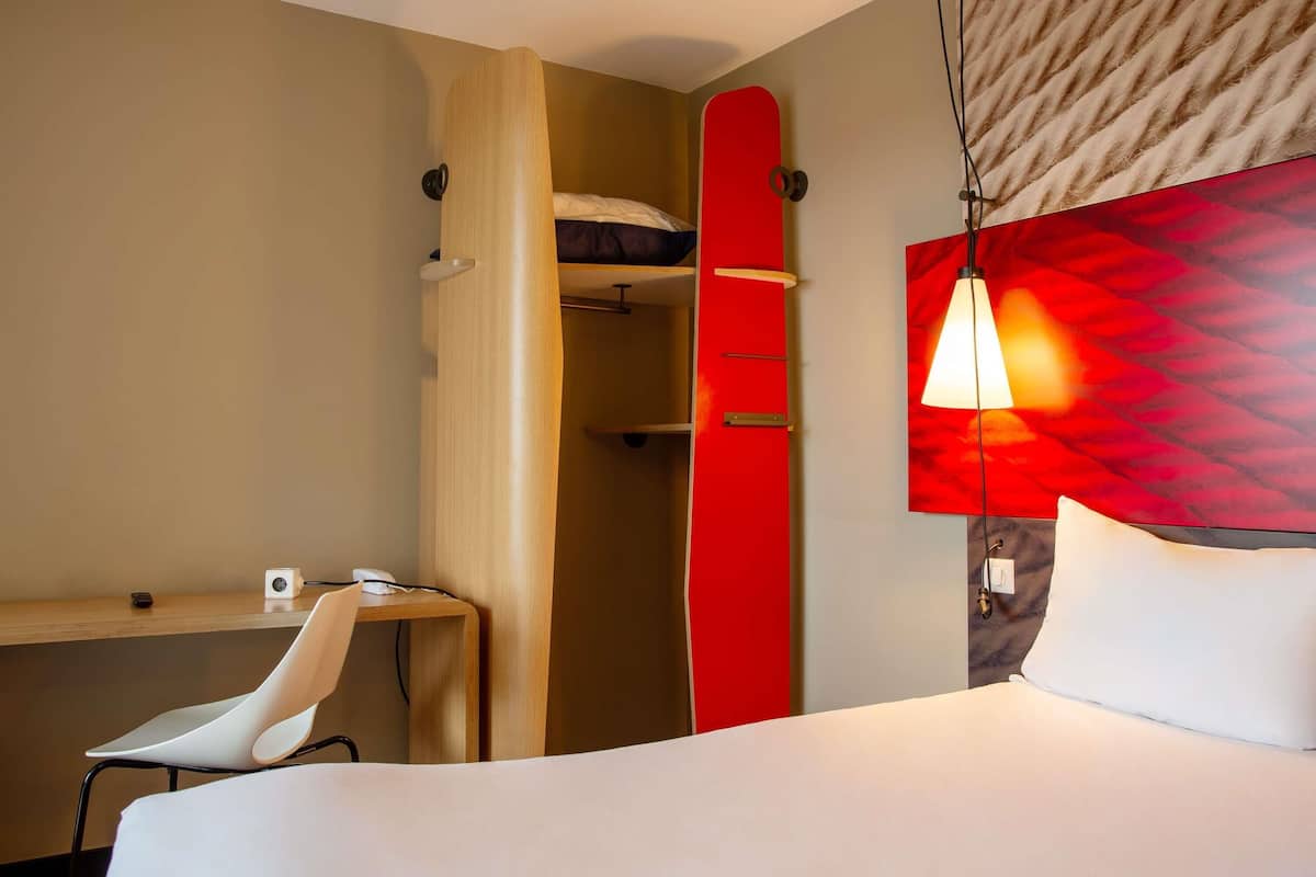 Camera Standard, 1 letto matrimoniale, terrazzo | Una cassaforte in camera, una scrivania, insonorizzazione