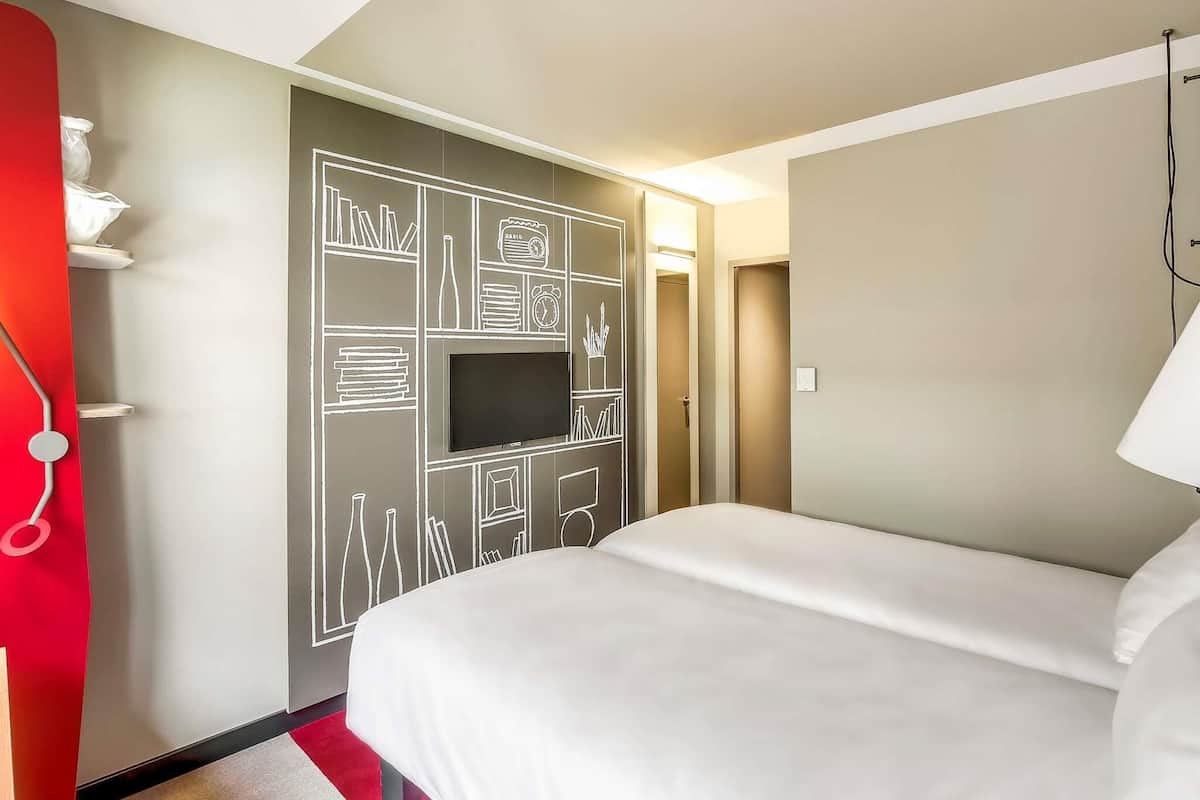 Habitación estándar con 2 camas individuales, 2 camas individuales | Caja de seguridad en la habitación, escritorio y insonorización