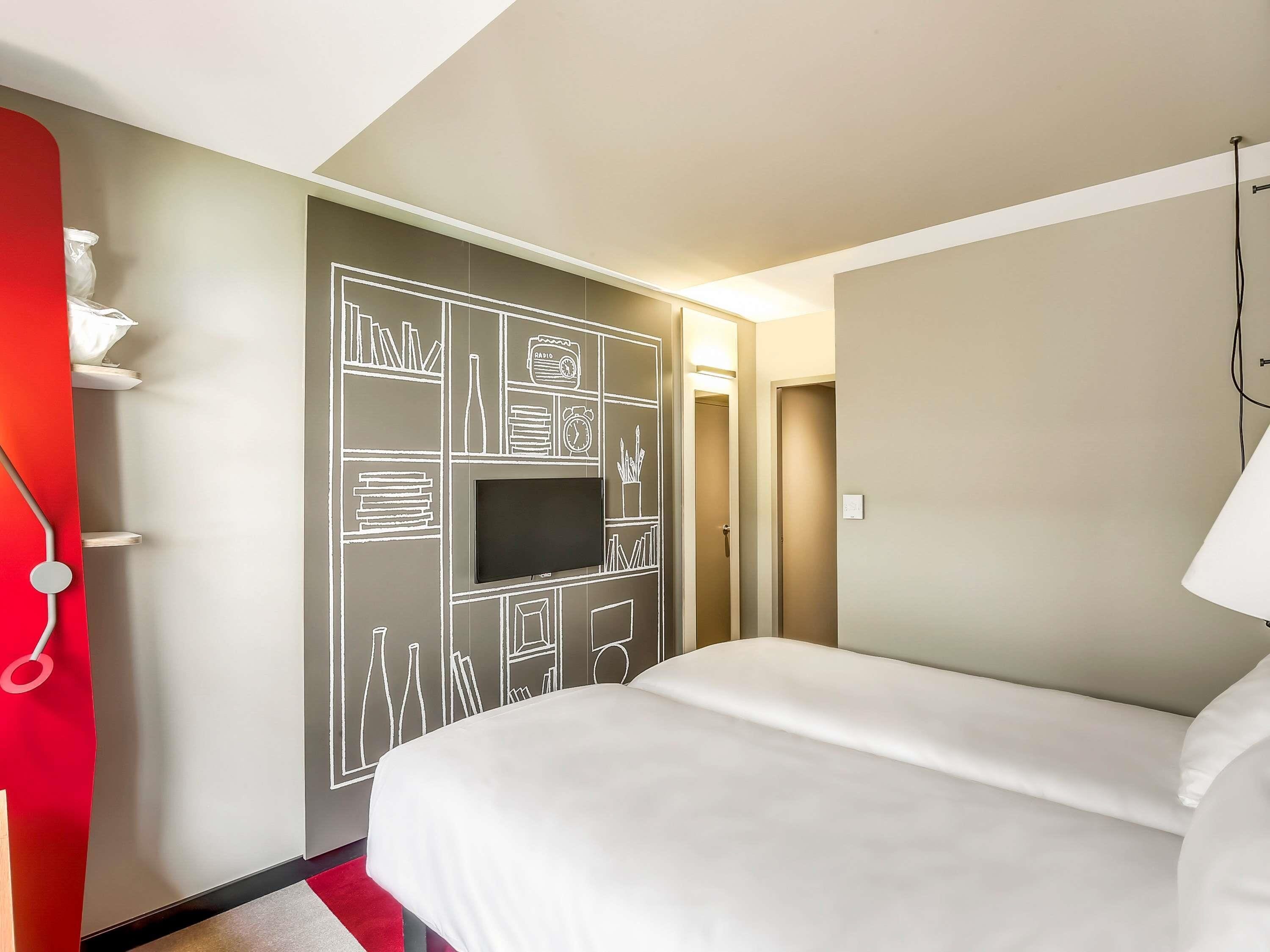 Habitación estándar con 2 camas individuales, 2 camas individuales | Caja fuerte, escritorio, sistema de insonorización