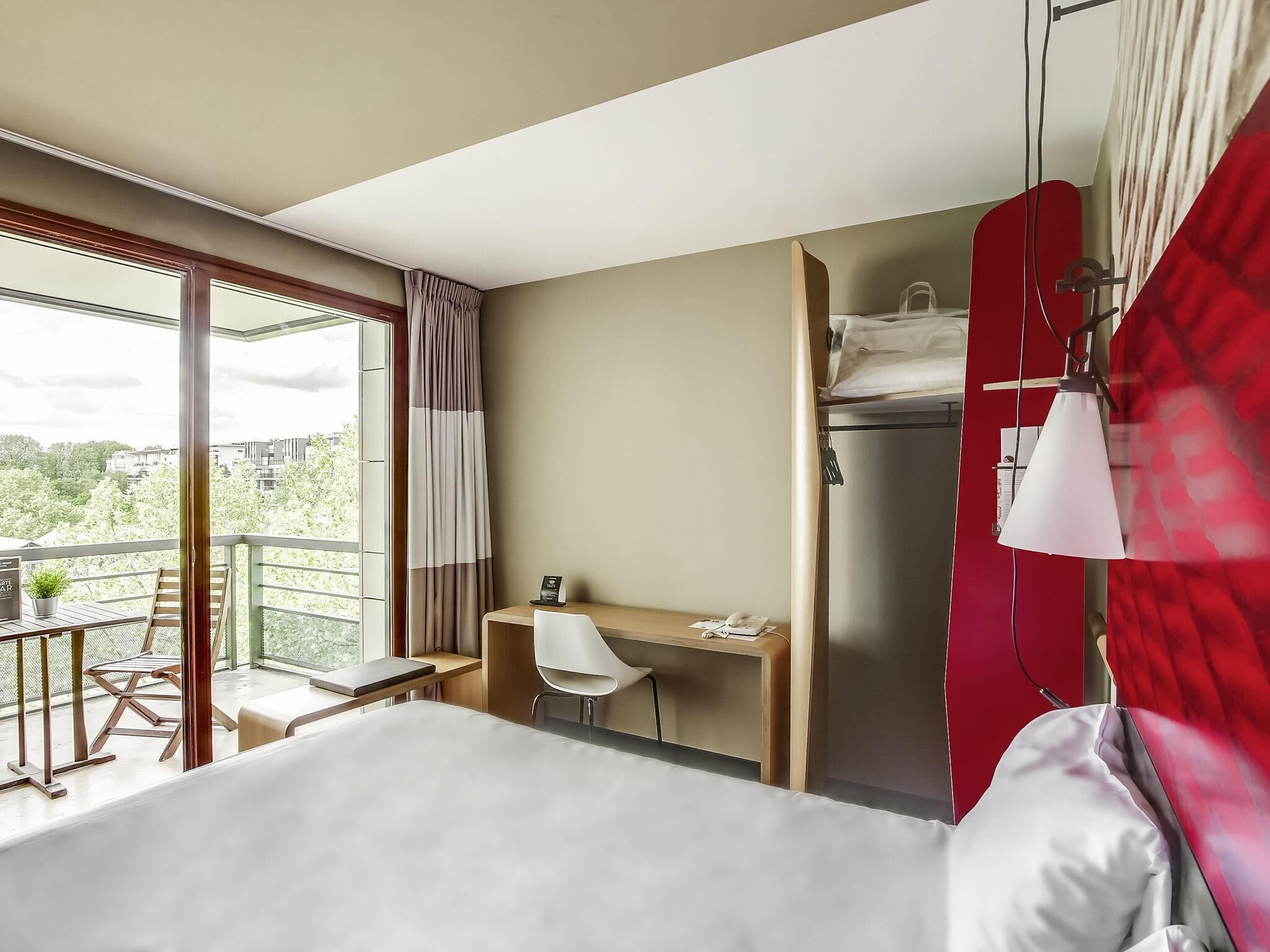 Habitación estándar, 1 cama matrimonial, Terraza | Ropa de cama de alta calidad y caja de seguridad en la habitación 