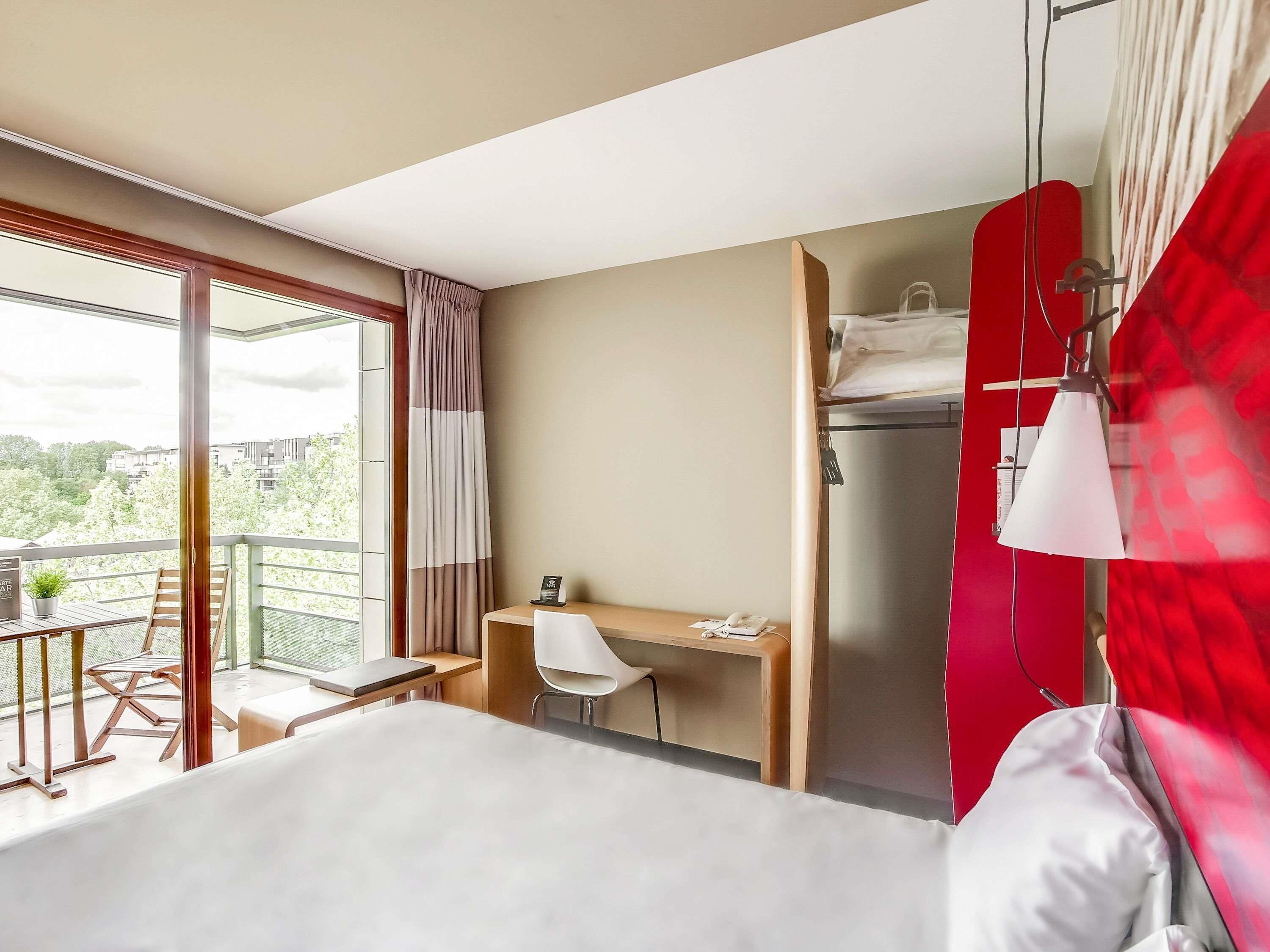 Habitación estándar, 1 cama doble, terraza | Caja fuerte, escritorio, sistema de insonorización