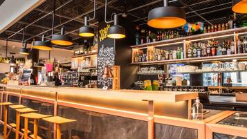 Bar (in der Unterkunft)