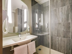 Standard Double Room, 1 Double Bed | Premium bedding, in-room safe, desk, soundproofing