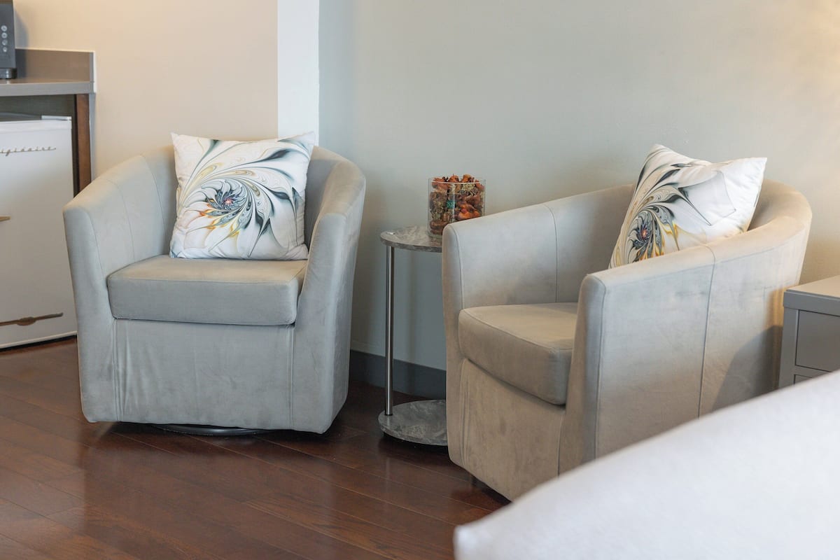 Premium Room, 1 King Bed, River View | Room amenity