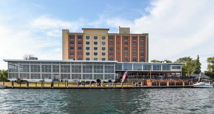 Crowne Plaza Niagara Falls NY Riverside, an IHG Hotel