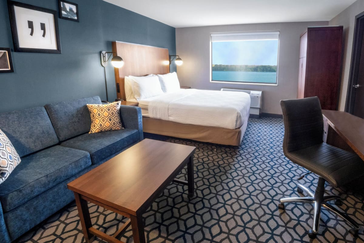 Suite, 1 Bedroom, River View | Hypo-allergenic bedding, down duvets, desk, laptop workspace