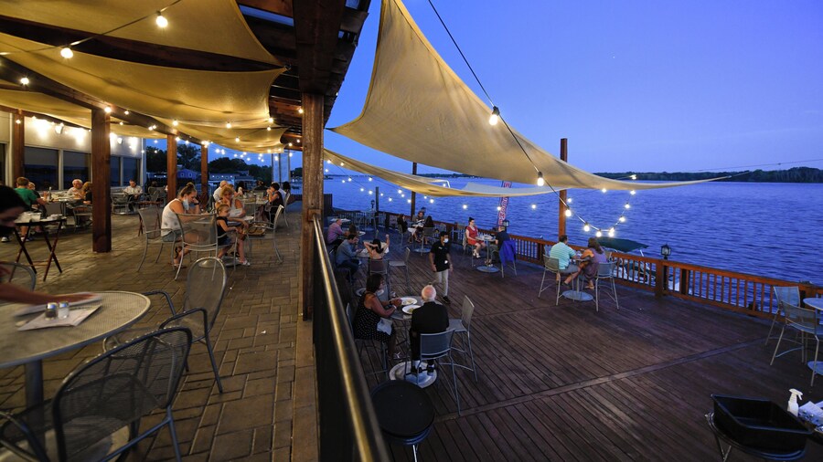 Crowne Plaza Niagara Falls NY Riverside by IHG