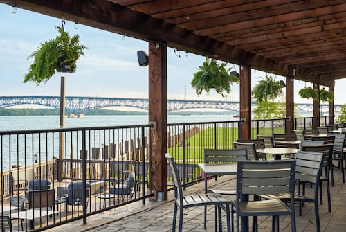 Crowne Plaza Niagara Falls NY Riverside by IHG