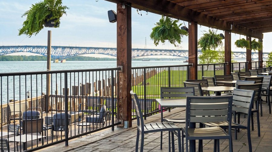Crowne Plaza Niagara Falls NY Riverside by IHG