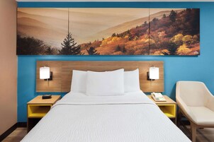 Premium bedding, desk, rollaway beds, free WiFi