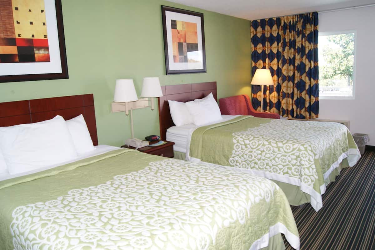 Premium bedding, desk, rollaway beds, free WiFi