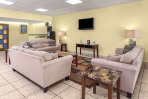 Lobby - Days Inn by Wyndham Shelby (Shelby)