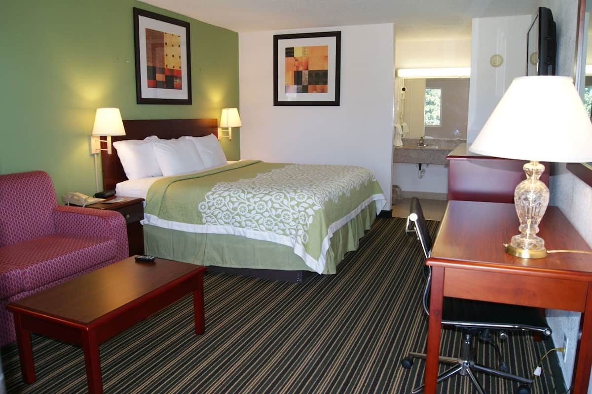Premium bedding, desk, rollaway beds, free WiFi