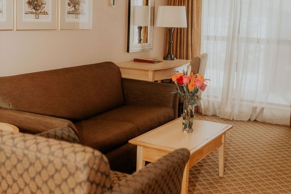 Suite (Parlor) | Living area | 42-inch flat-screen TV with cable channels, TV
