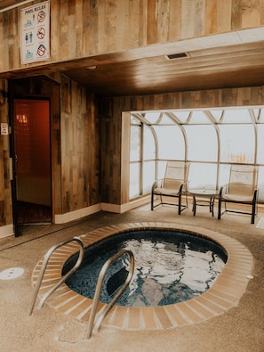 Indoor spa tub
