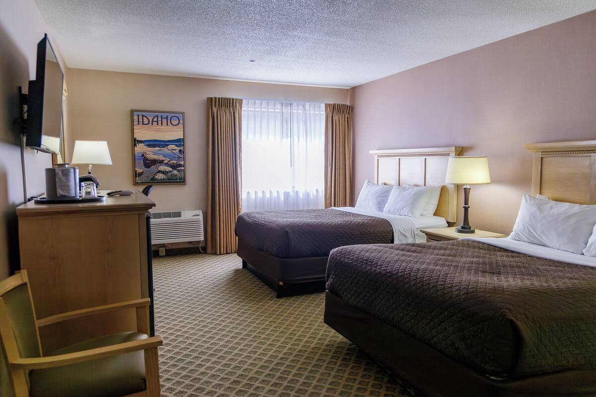 room (double queen downstairs) | bathroom | combined shower/bathtub, free toiletries, hair dryer, towels