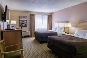 Room (Double Queen Downstairs) | Bathroom | Combined shower/tub, free toiletries, hair dryer, towels
