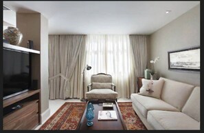 Suíte Master | Premium bedding, minibar, in-room safe, desk