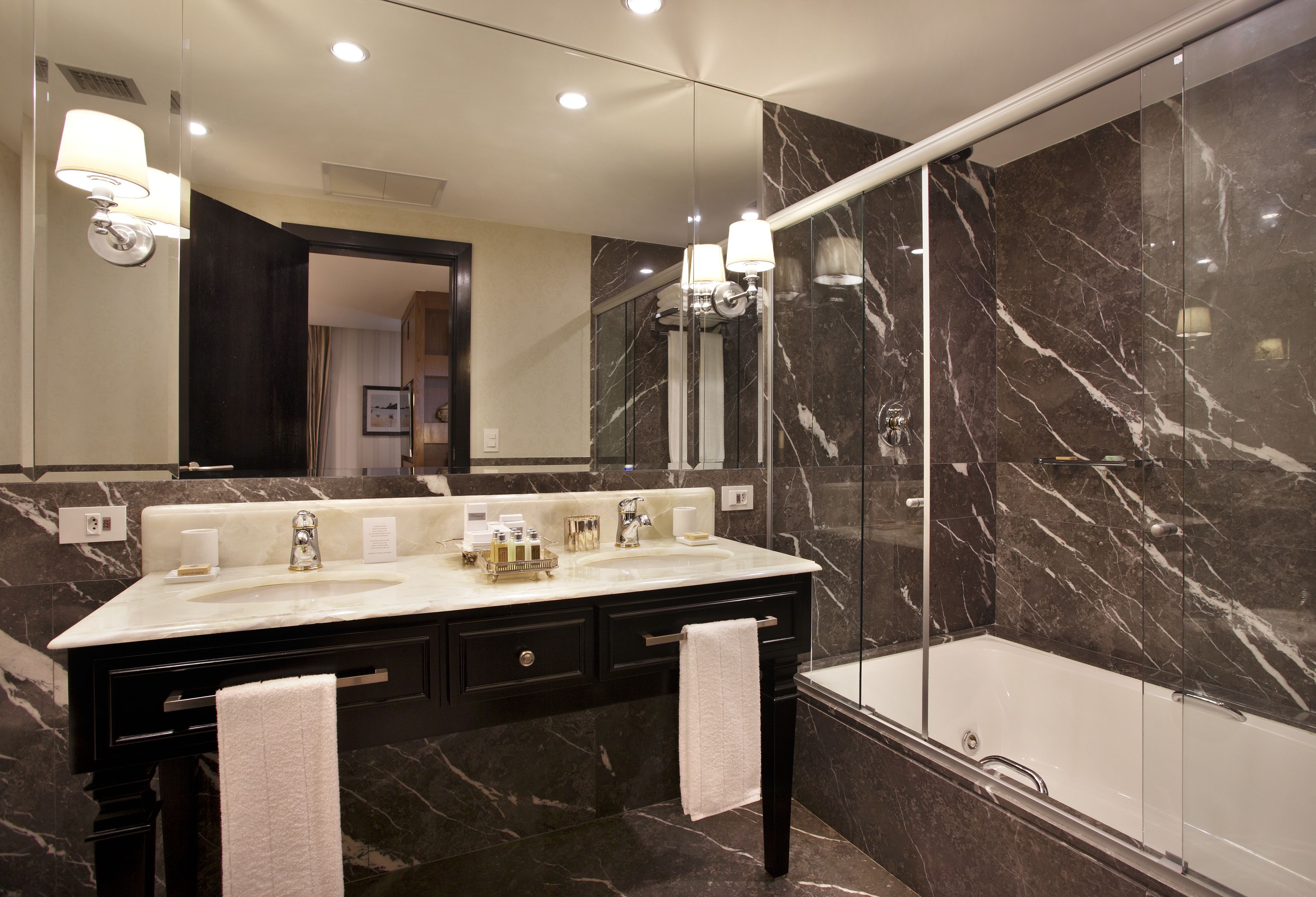 shower, rainfall showerhead, free toiletries, hair dryer