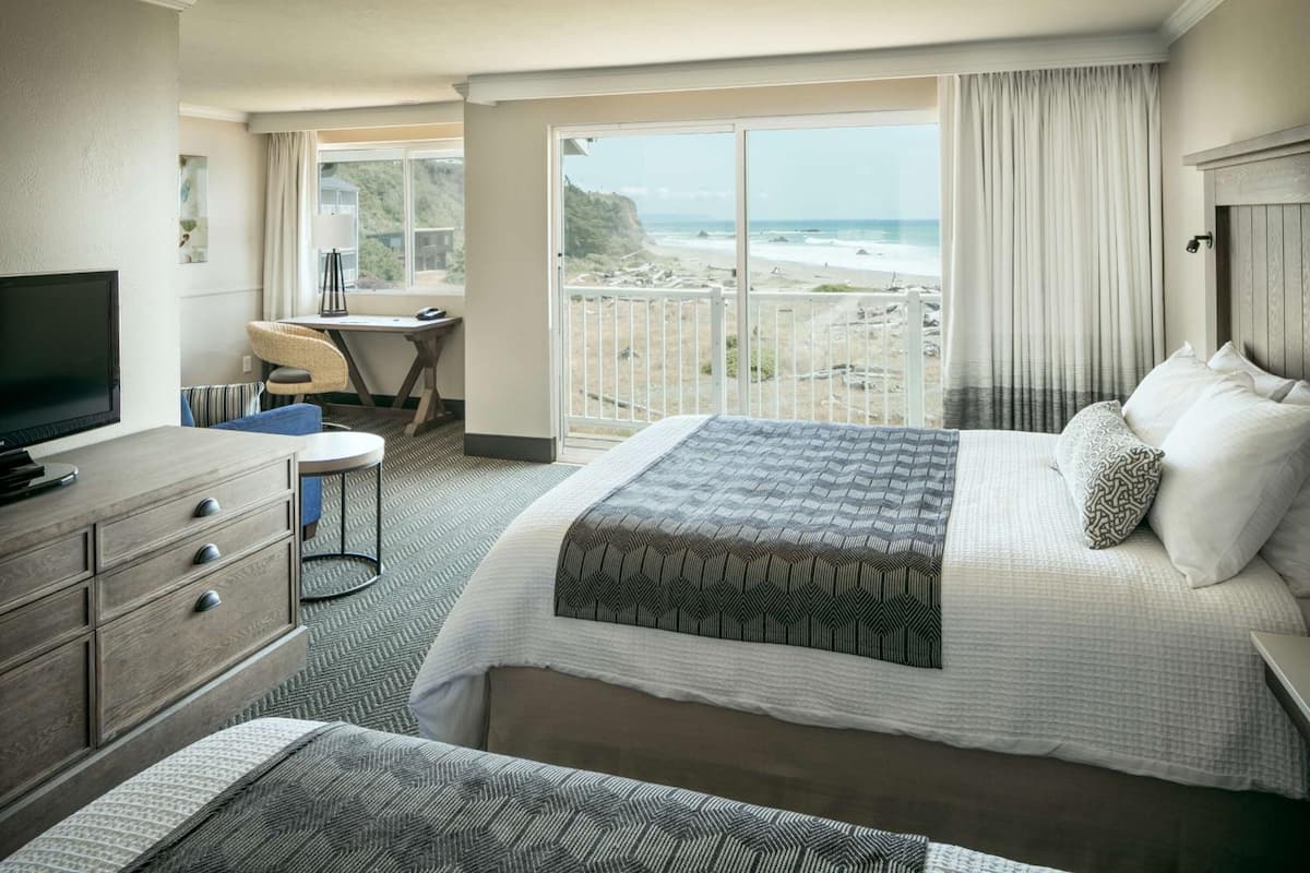 desk, free wifi, bed sheets, wheelchair access