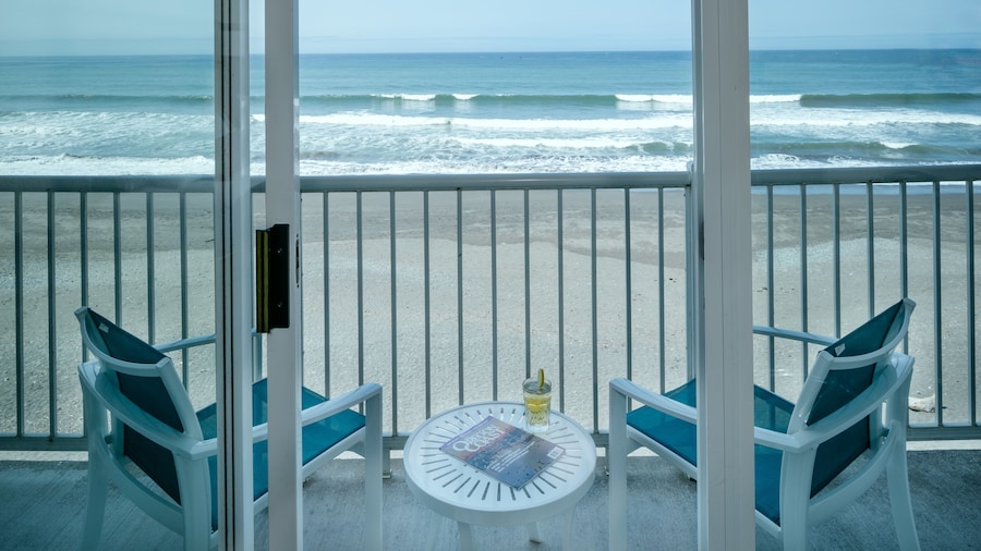 Beachfront Inn