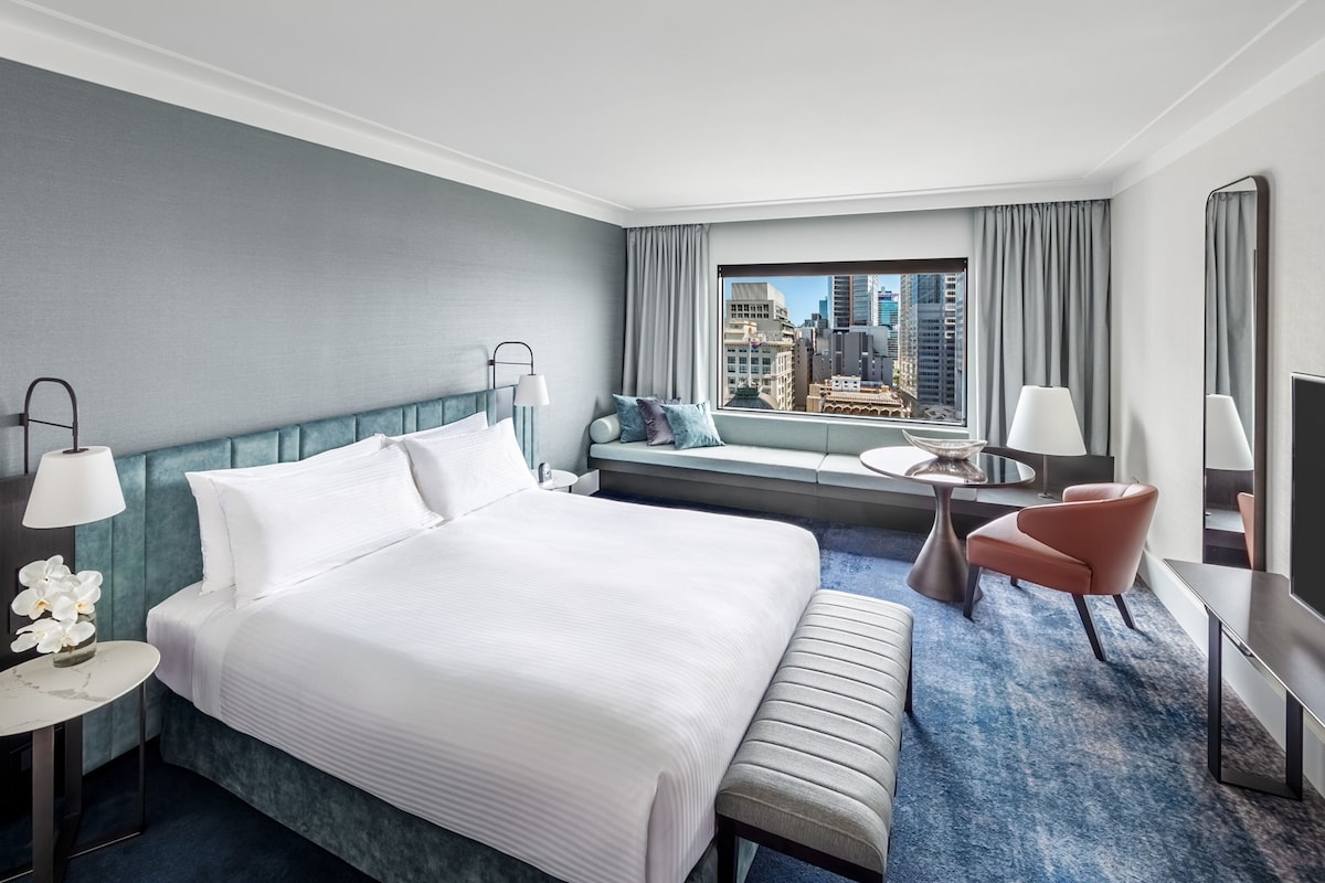 Classic Room, 1 King Bed (Heritage View)