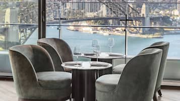 2 bars/lounges, rooftop bar
