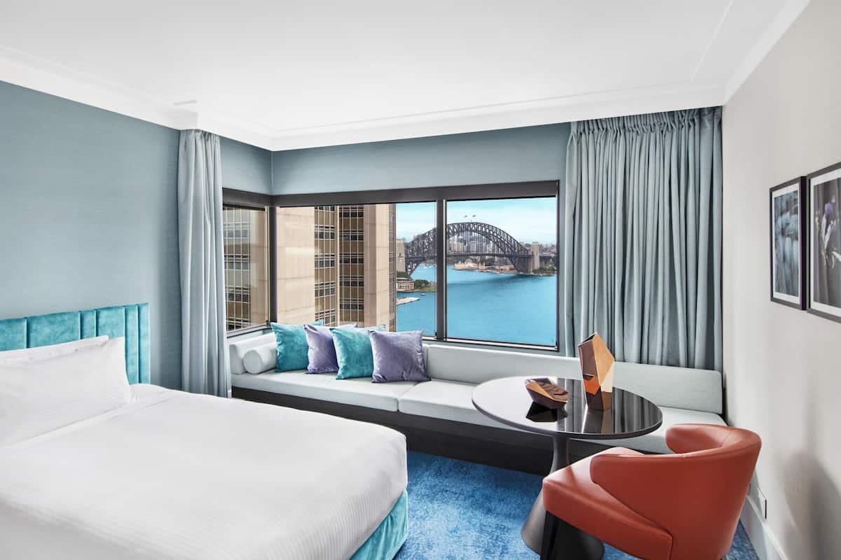 1 bedroom, premium bedding, down duvets, minibar