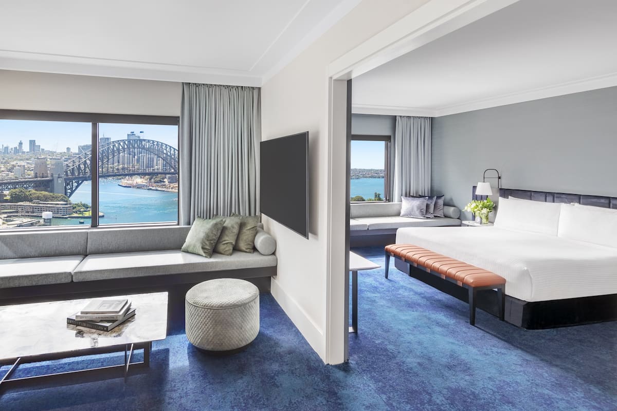 1 bedroom, premium bedding, down duvets, minibar