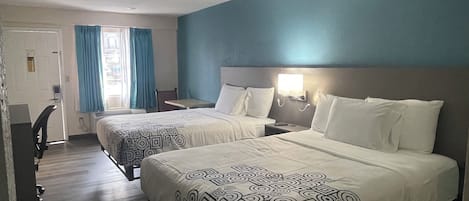 Standaard kamer, 2 queensize bedden, niet-roken | Verduisterende gordijnen, een strijkplank/strijkijzer, beddengoed