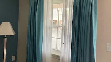 Standard Room, 1 King Bed, Non Smoking | Blackout curtains, iron/ironing board, bed sheets