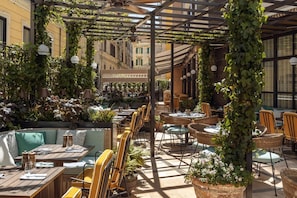 Breakfast, lunch, dinner served; Mediterranean cuisine