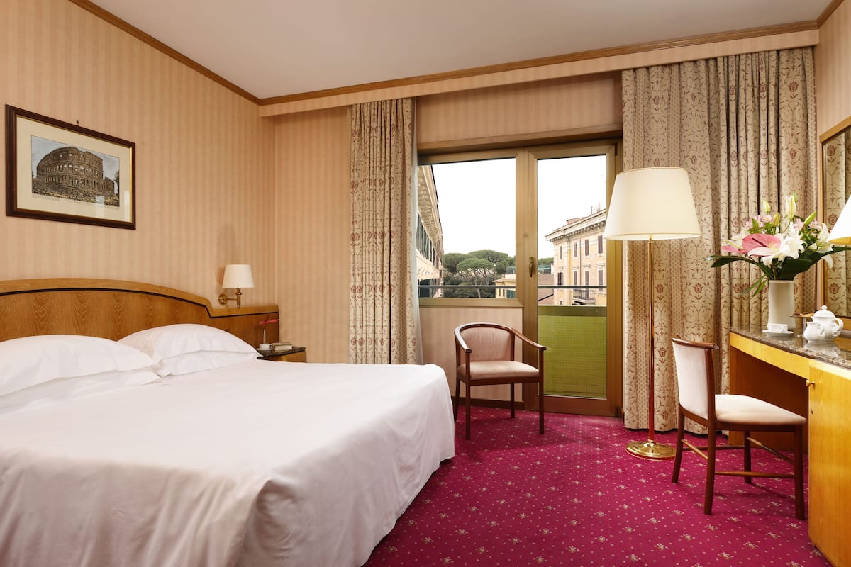 Minibar, in-room safe, desk, blackout drapes