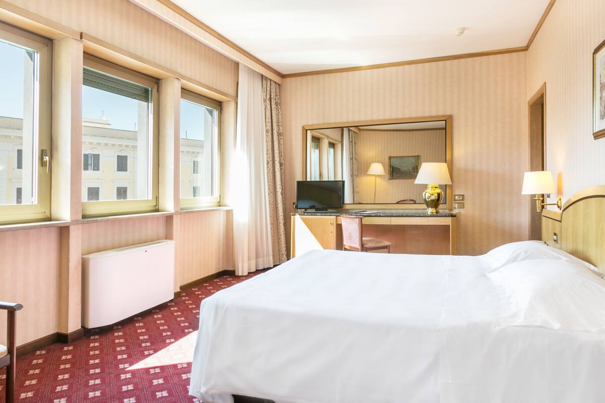 Minibar, in-room safe, desk, blackout drapes