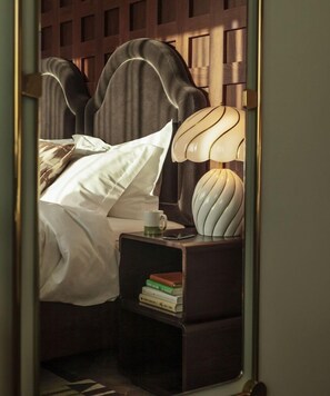 Minibar, in-room safe, desk, blackout drapes - Hotel Beverly Hills Rome (Rome)