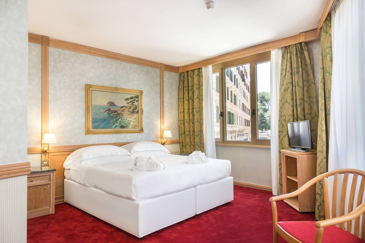 Minibar, in-room safe, desk, blackout drapes