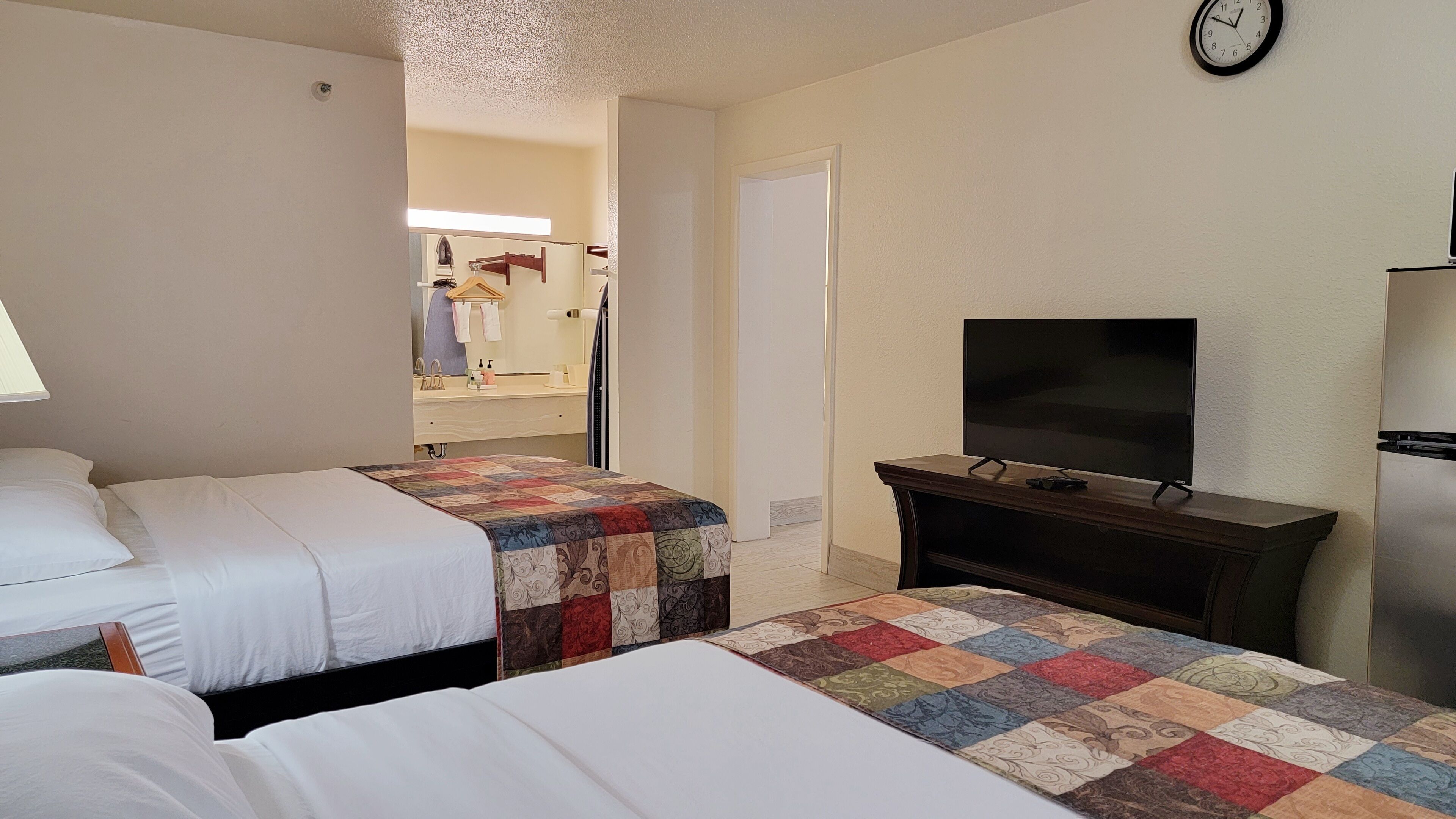 basic room, multiple beds, non smoking | 1 bedroom, free wifi, bed sheets