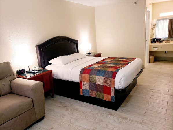 واي فاي مجانًا وملاءات أسرّة