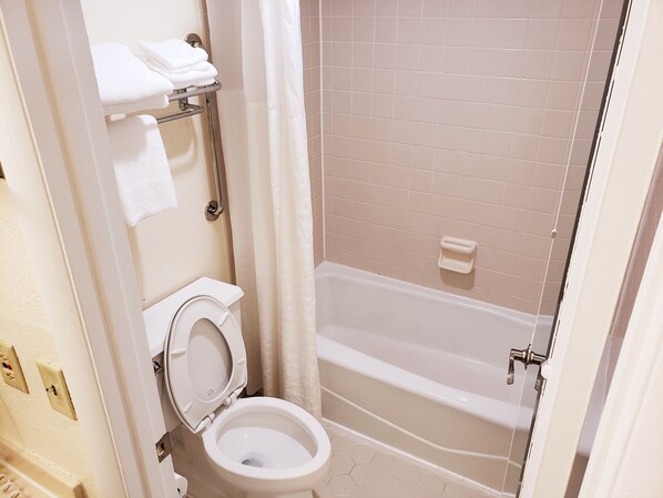 Basic Room, Multiple Beds, Non Smoking | Bathroom | Shower, towels