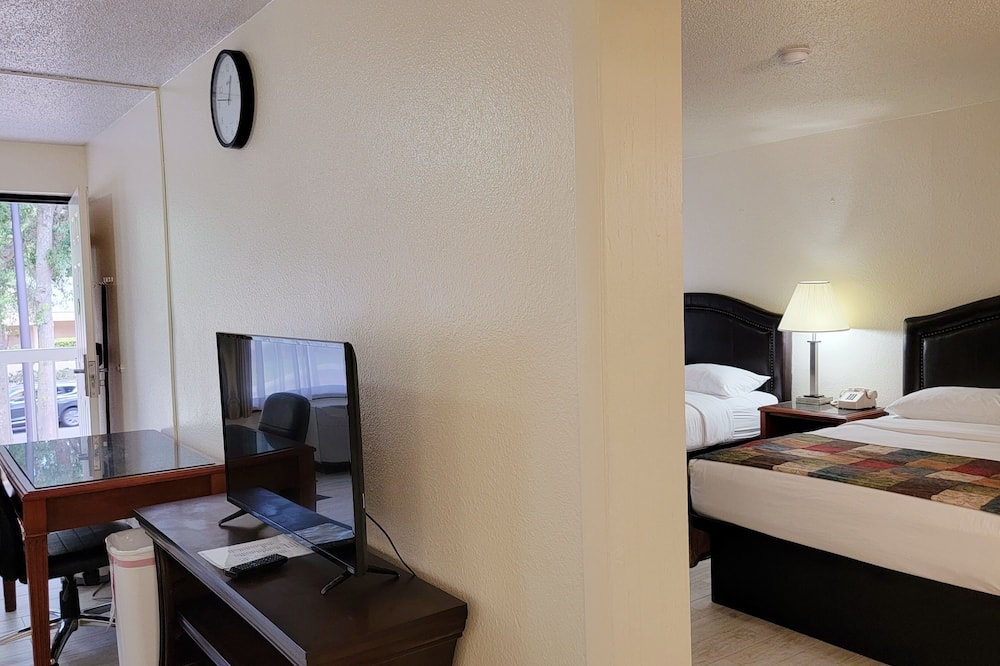 Simple Rewards Inn