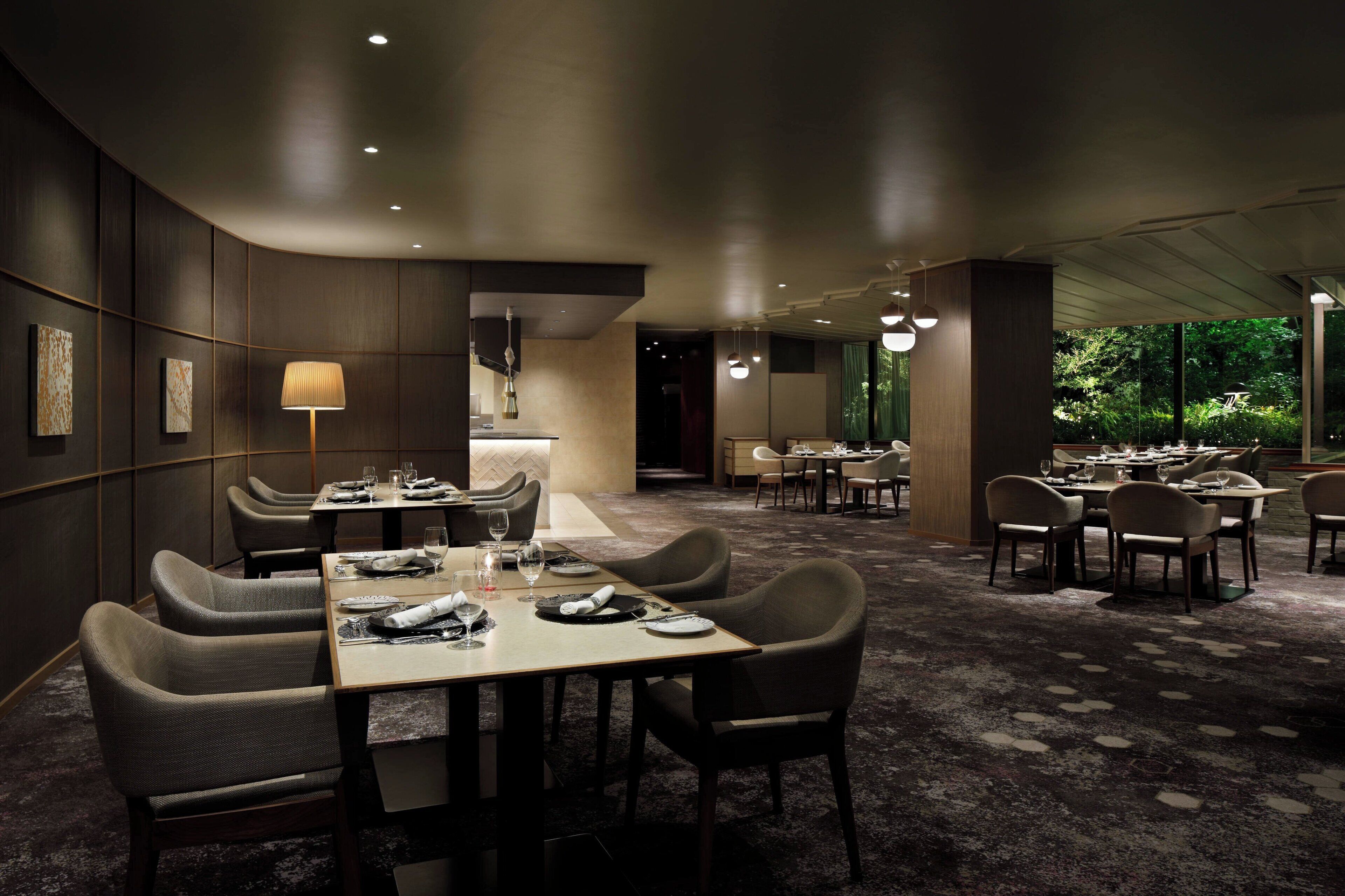 breakfast, lunch and dinner served