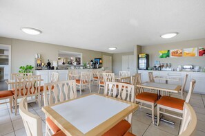 Free daily continental breakfast